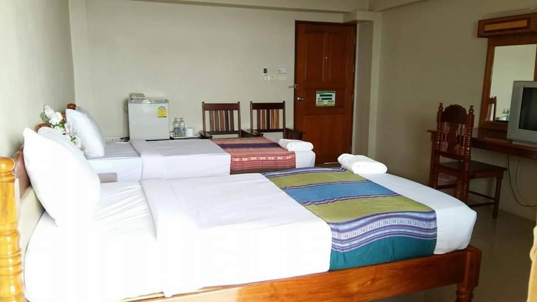 ทรัพย์มุกดา แกรนด์ โฮเทล Submukda Grand Hotel Mukdahan Dış mekan fotoğraf
